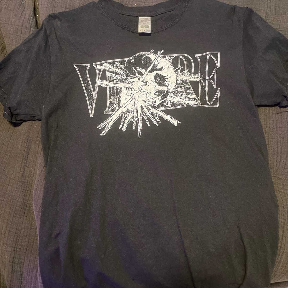 mens size small limited t shirt vivere